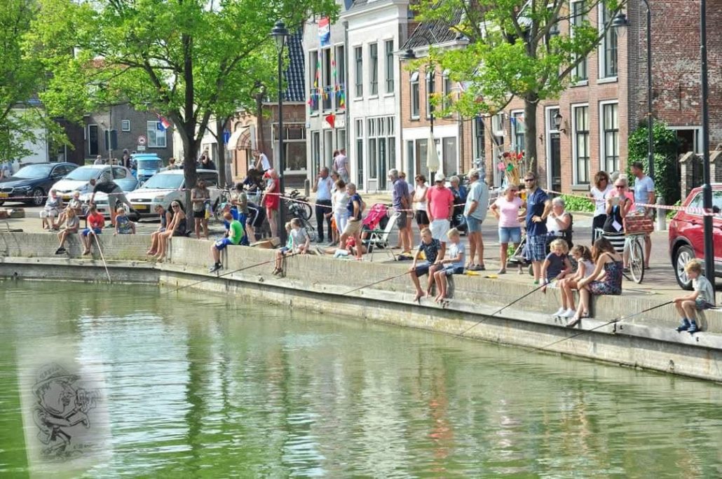 Viswedstrijd voor de jeugd in Makkum e.o.