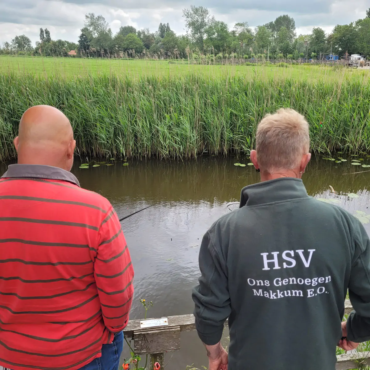 Vissen met ouderen in Tzum